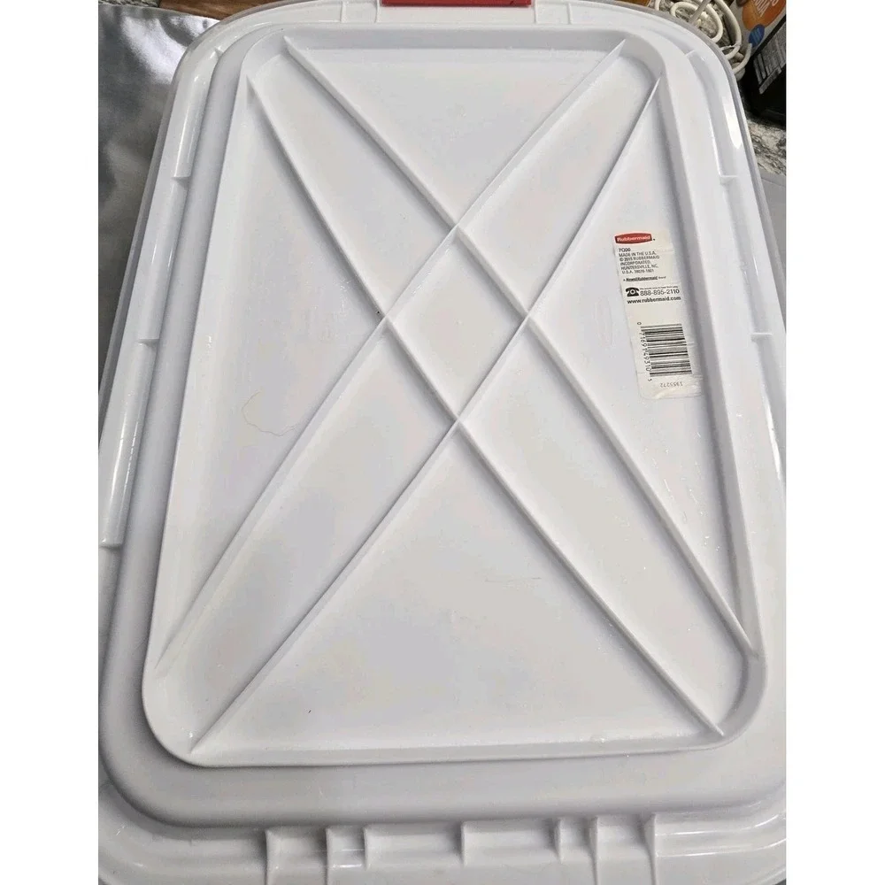 Rubbermaid Cupcake Devil Egg Cake Carrier Red